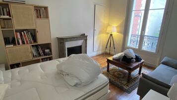 Apartment | 3 bedrooms, laptop workspace, iron/ironing board, bed sheets