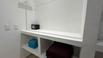 Apartamento estándar, vistas a la colina | Interior