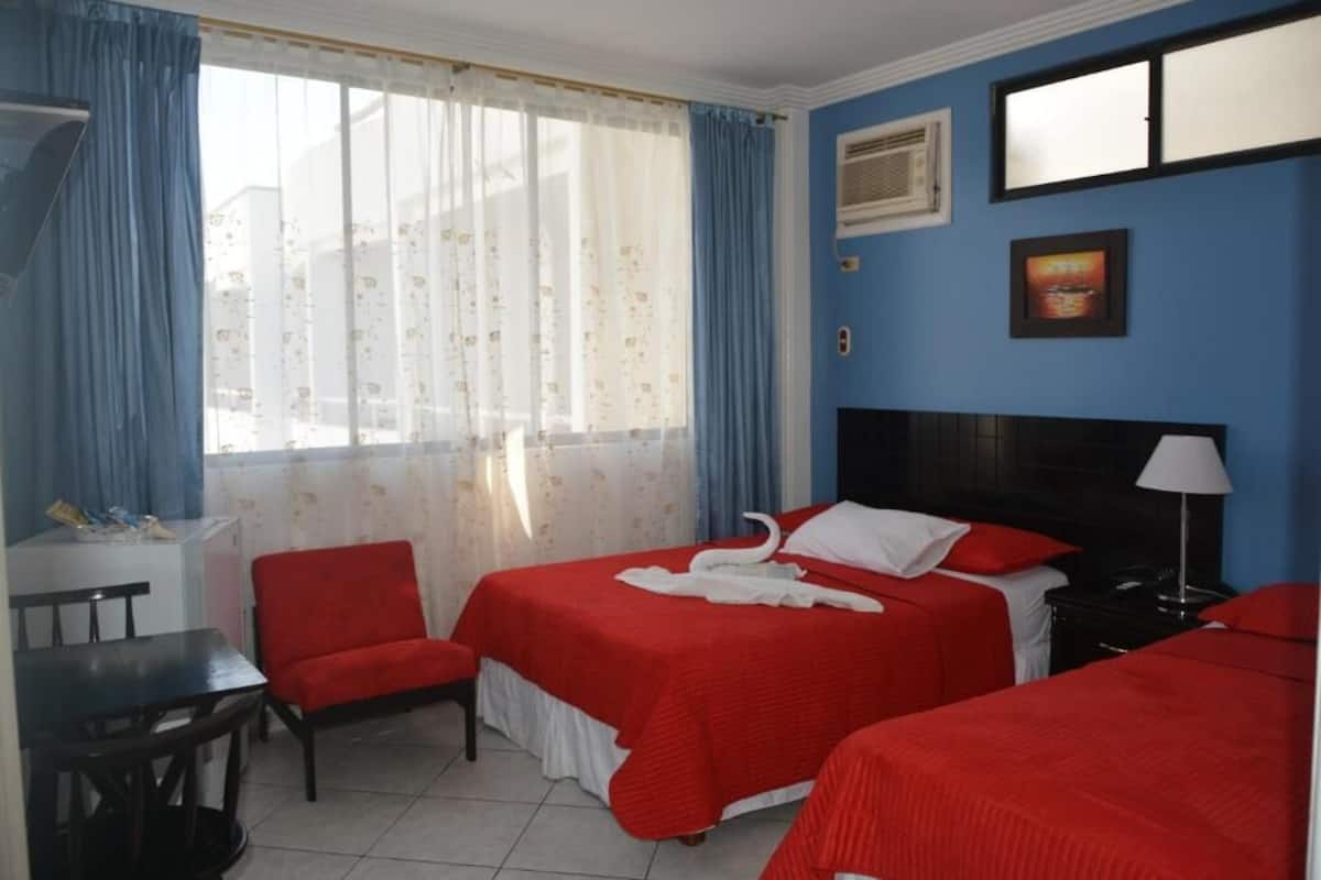 Double Room | Desk, iron/ironing board, free WiFi, wheelchair access