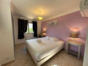 3 bedrooms, iron/ironing board, free WiFi, bed sheets - Magnificent stone villa near Grasses, Mougins, Cannes... (Le Tignet)