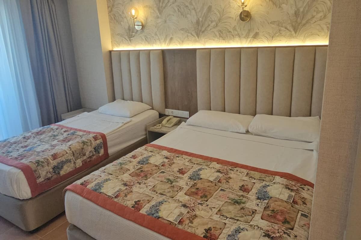 WiFi (free), bed sheets