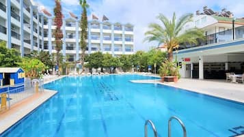 Seasonal outdoor pool