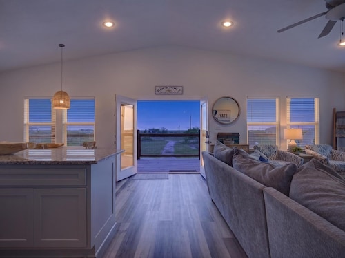 Godin Bay Retreat HB254