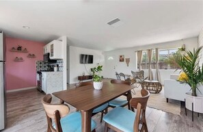 Dining - Pet Friendly | Desert Chic Home with Fire Pit (Joshua Tree)