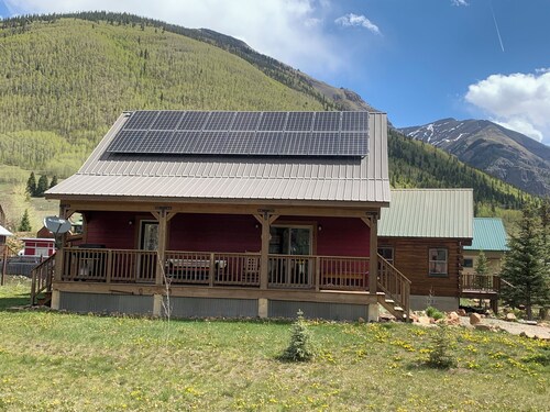 Aspen Manor, 4-bedroom, 3-bath house in Silverton perfect for your getaway