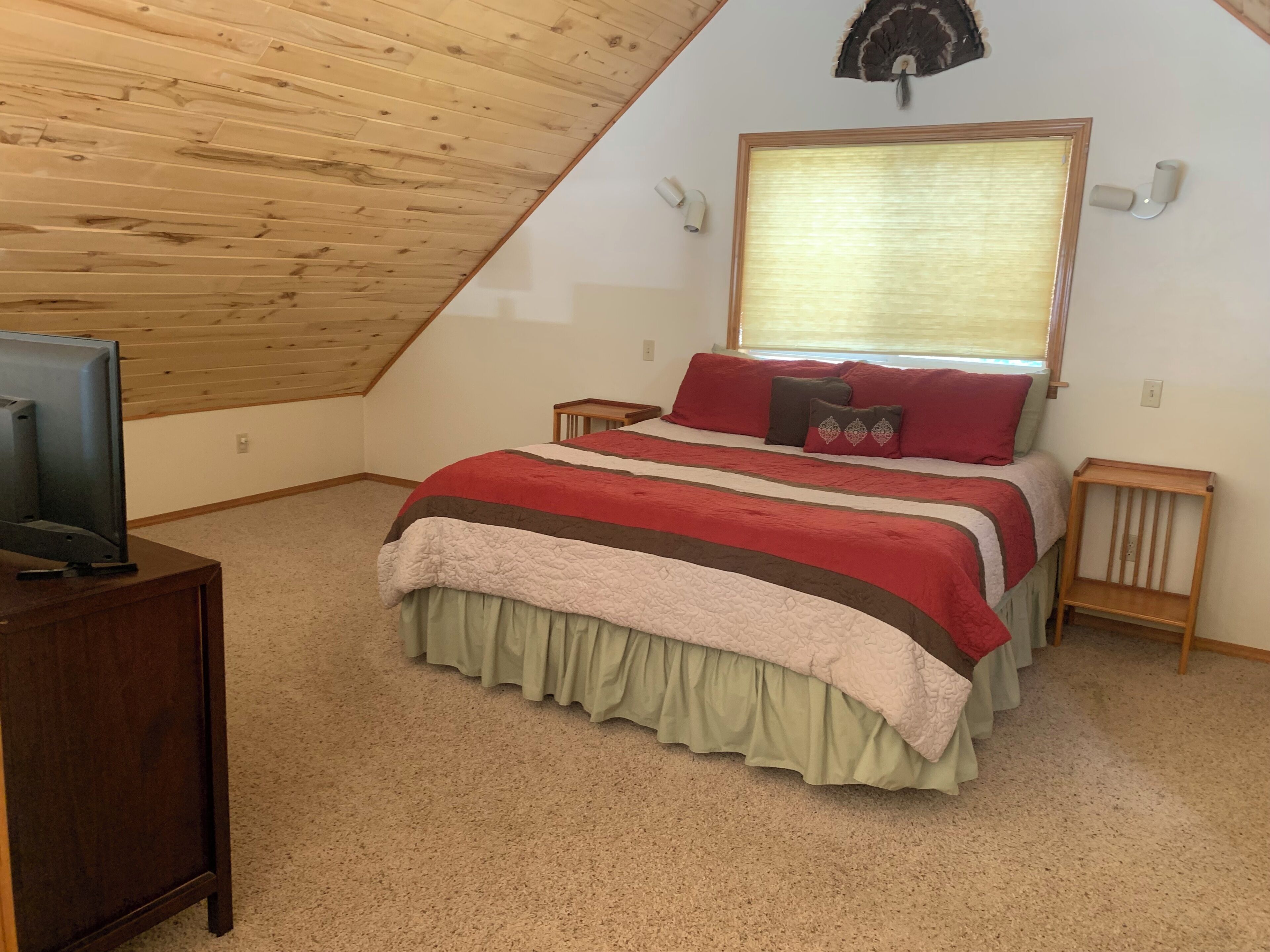 4 bedrooms, travel cot, free WiFi, bed sheets