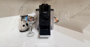Kaffe og/eller kaffemaskine
