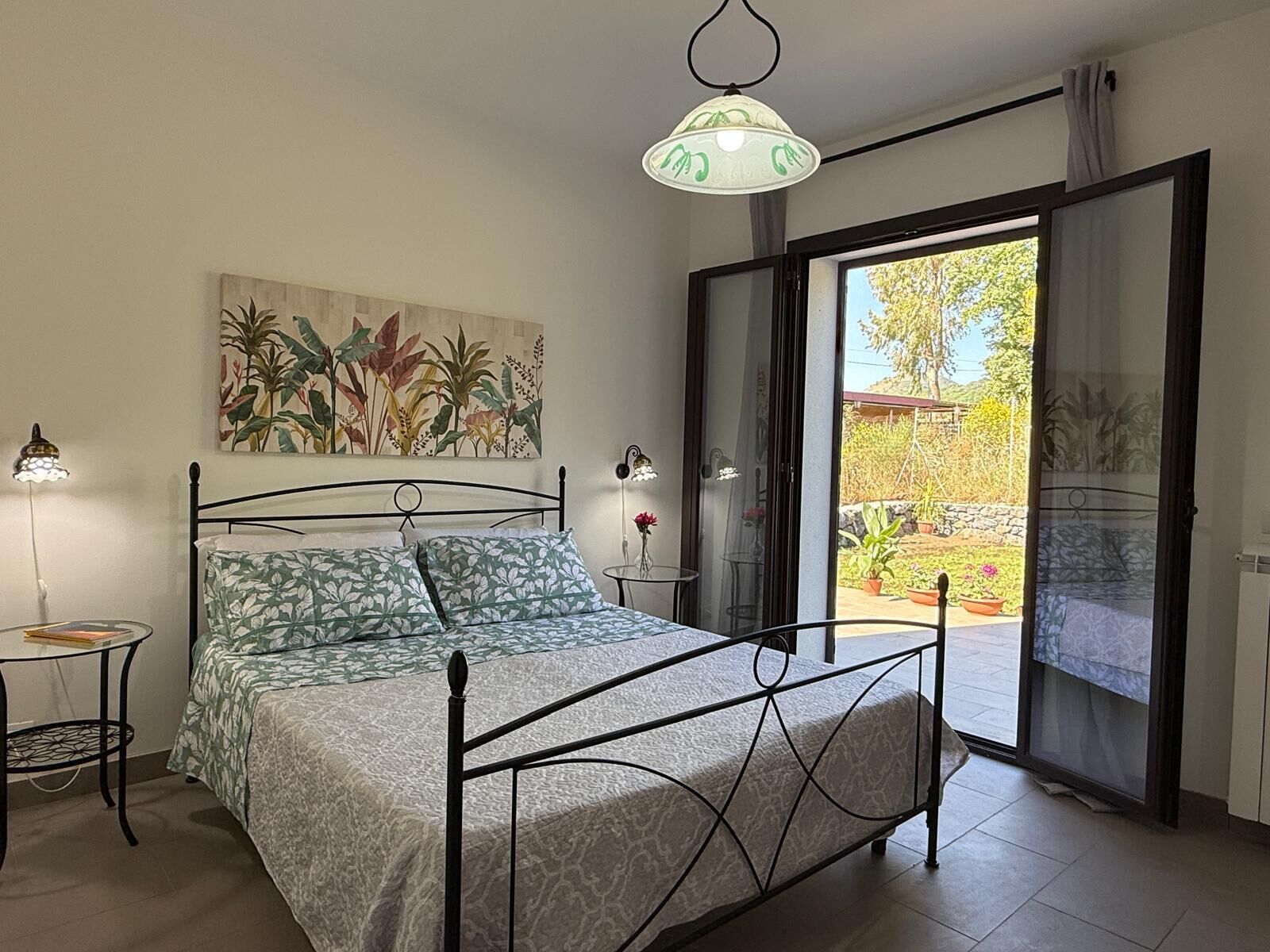 2 bedrooms, iron/ironing board, travel cot, WiFi