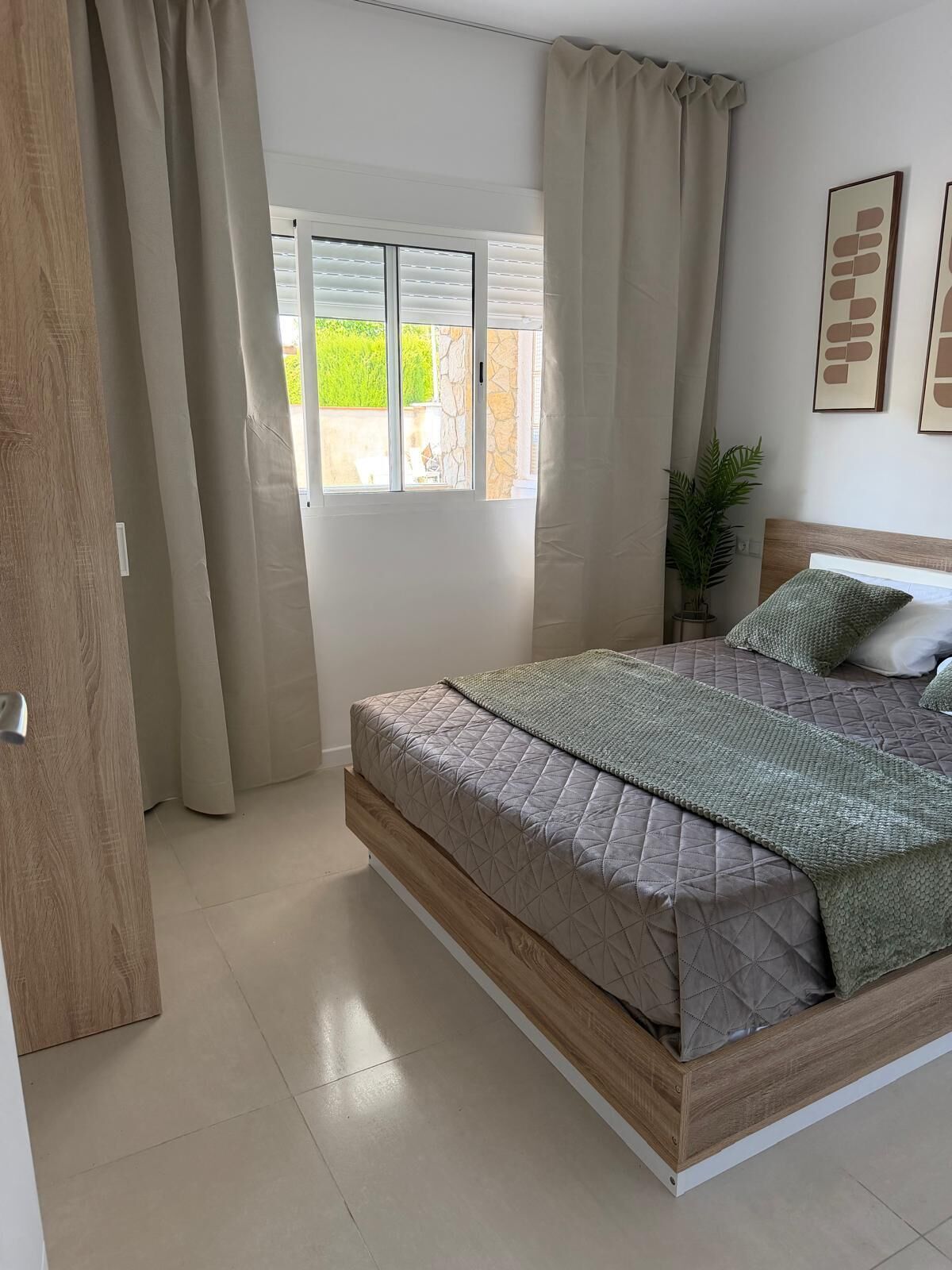 2 chambres, fer et planche à repasser, Wi-Fi gratuit, draps fournis