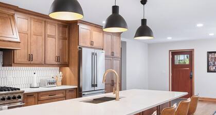Luxury Historic Stillwater Retreat | Sleeps 14 | Walk to downtown