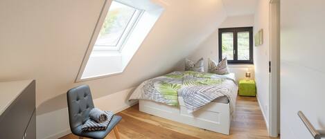 3 habitaciones, tabla de planchar con plancha, wifi y ropa de cama