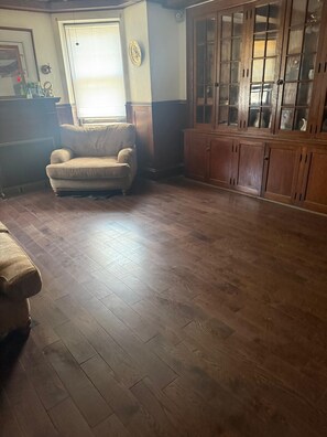 Interior - Kiteville Upper Darby (Upper Darby)