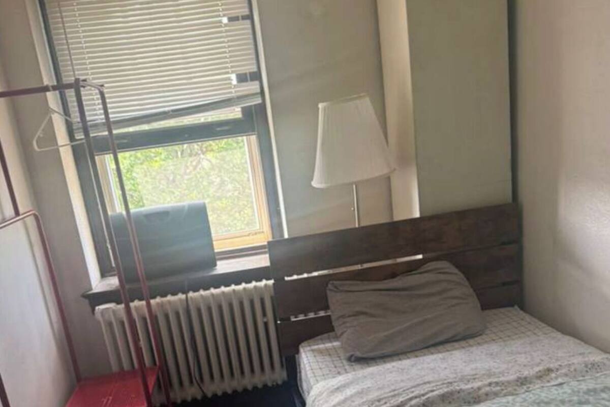 Desk, laptop workspace, free WiFi