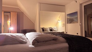 7 bedrooms, iron/ironing board, Internet, bed sheets - Haus KIRIJAN, vacation home for families and business events in the middle of Germany. (Garbsen)