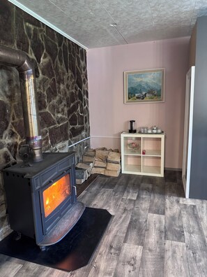 Interior - Charming Modern Cozy Apartment with AC in peaceful Oplotnica (Oplotnica)
