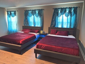 3 bedrooms, free WiFi, bed sheets - New Vrindhaban Charming 3-bedroom New built house 5 minutes from Temple (Cameron)