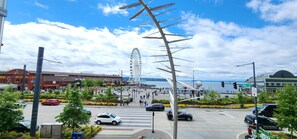Third-party on-site parking - Studio in Seattle! Enjoy your stay in style! (Seattle)