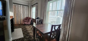 Interior - Studio in Seattle! Enjoy your stay in style! (Seattle)
