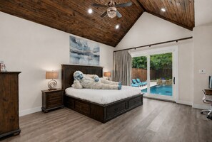 Room - Texas Pool Oasis, Luxury Amenities. Outdoor living. Fun for all. Dog friendly (Highland Village)