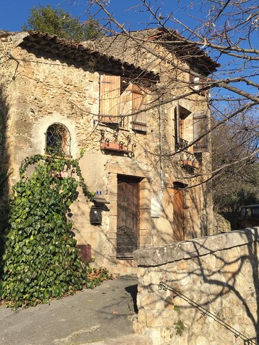 Exquisitely Renovated Historic House