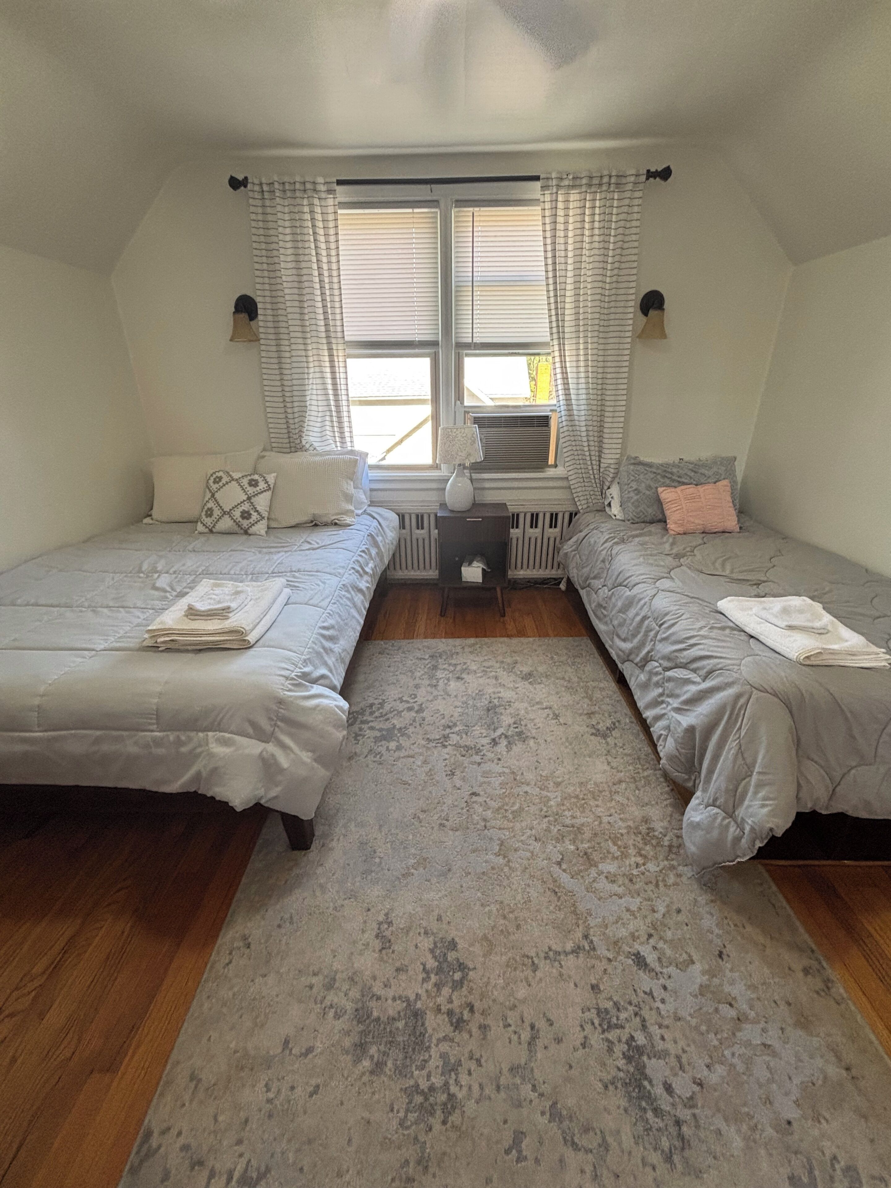 2 bedrooms, WiFi, bed sheets