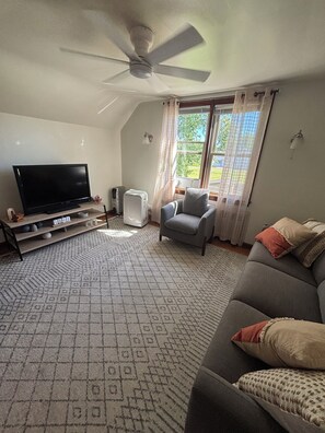 Living area - Soothing 2-bedroom apartment with AC in North Judson (North Judson)
