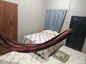 Ferros/tábuas de passar roupa, Wi-Fi, roupa de cama
