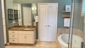 Whirlpool, Haartrockner, Bidet, Handtücher