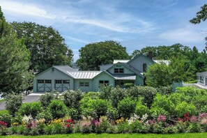 Exterior - Rustic luxury waterfront apartment, 2 decks, kayaks, fireplace, peace & beauty. (Penobscot)