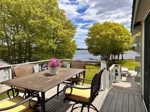 Rustic luxury waterfront apartment, 2 decks, kayaks, fireplace, peace & beauty.