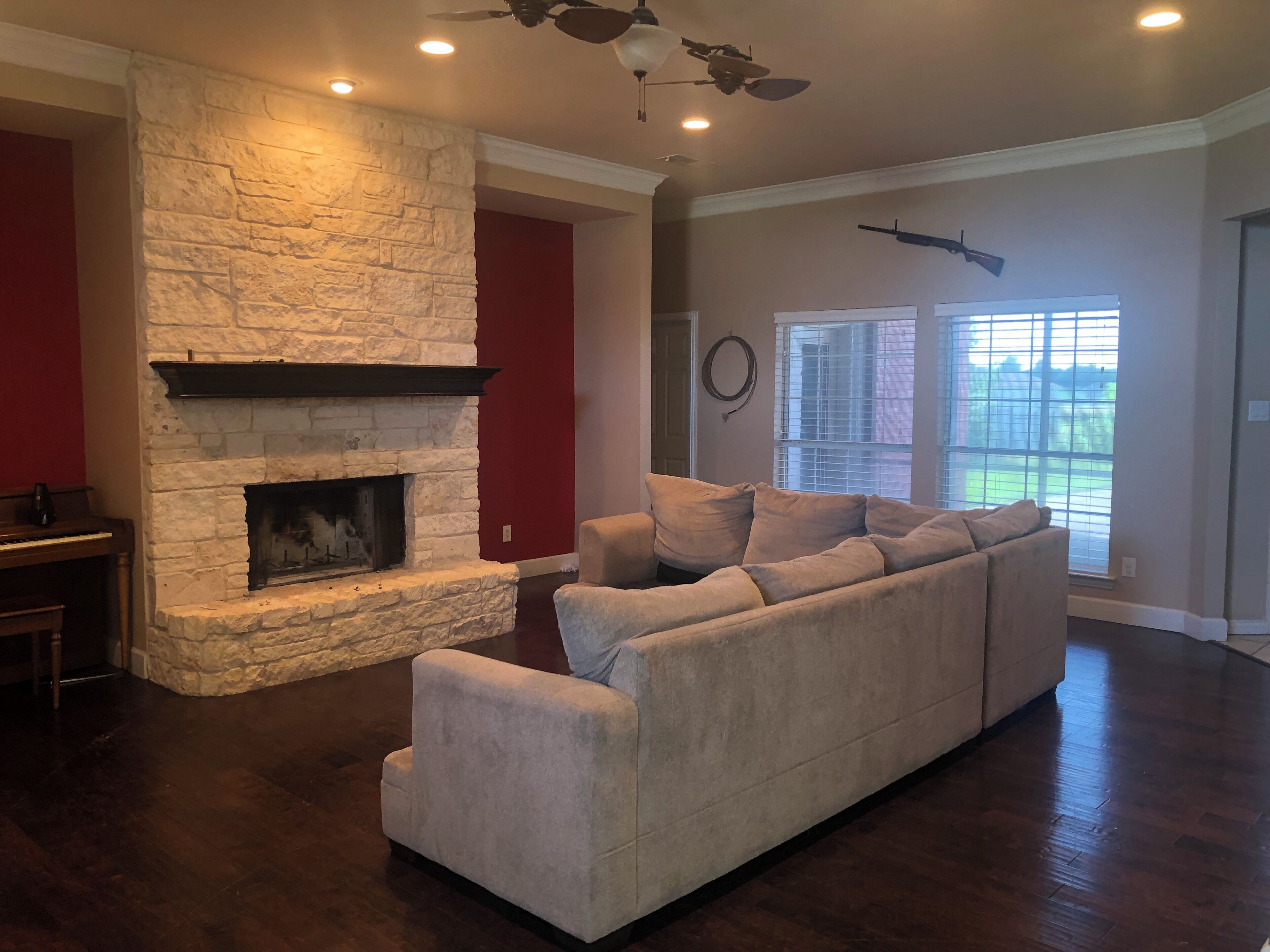 TV, fireplace