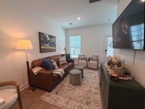 Living area - Lowcountry Cottage (Hanahan)