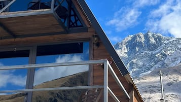 Casa de campo, vista a la montaña | Detalle exterior