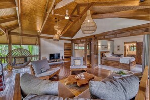 4 Schlafzimmer, Zimmersafe, Schreibtisch, Bügeleisen/Bügelbrett