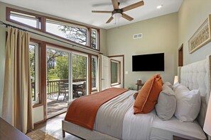 4 bedrooms, desk, iron/ironing board, WiFi