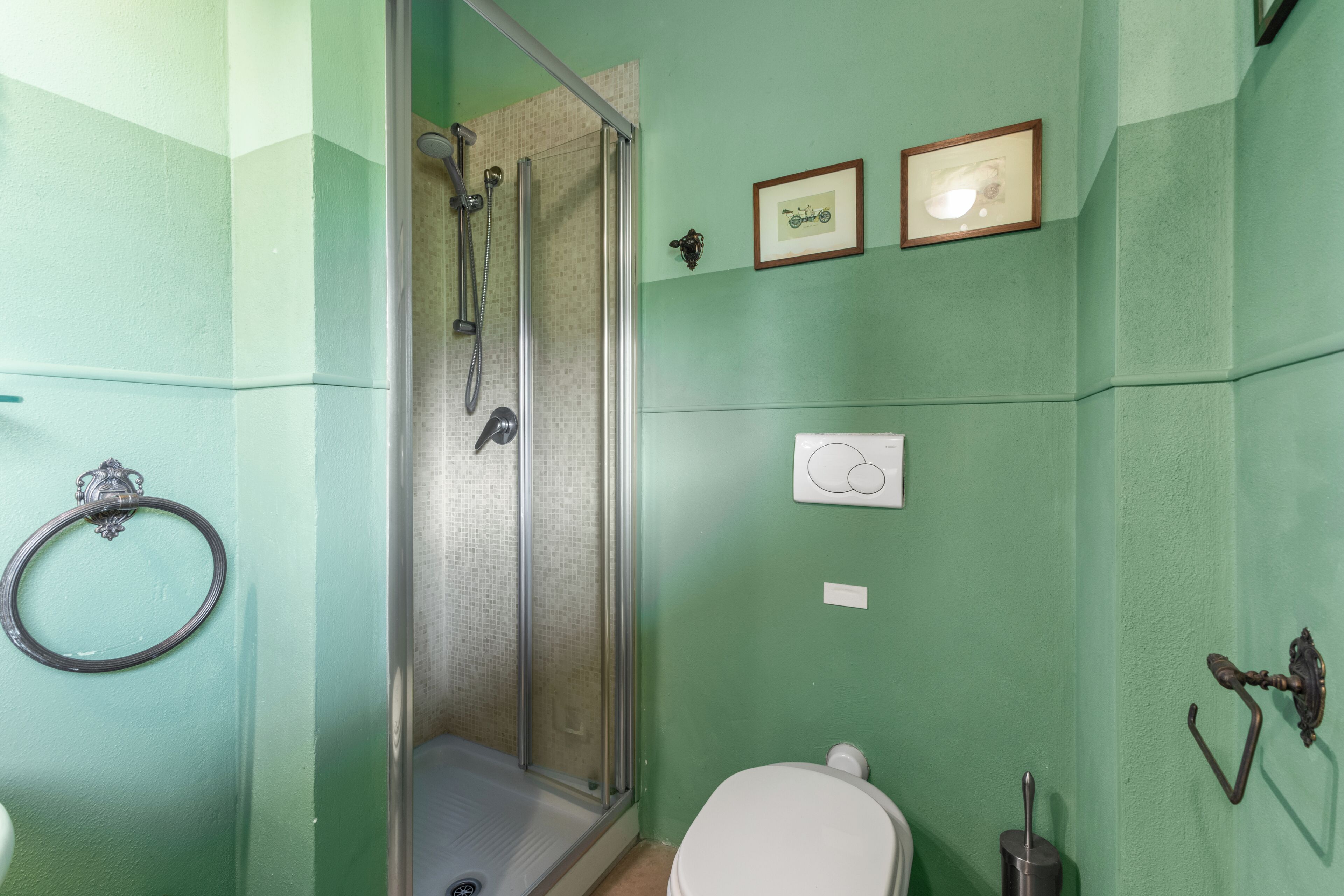 Doccia, asciugacapelli, bidet, asciugamani