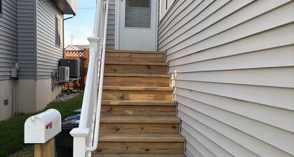 Serene 2-bedroom apartment in charming Belmar