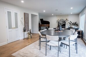 Dining - WORLD CUP NJ-Luxe Family & Group Mins to Train & Spa-Sleeps 12+ (Mountainside)