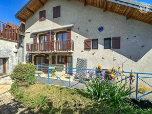 Exterior - Vrbo Property (AIX LES BAINS)