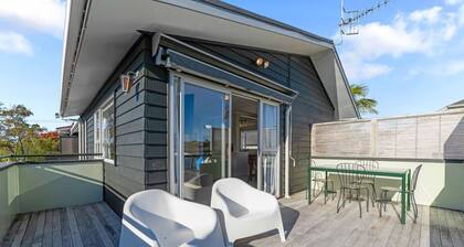 St Heliers 2BR Escape with Views & Parking