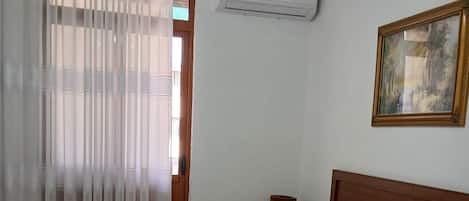 1 bedroom, iron/ironing board, WiFi