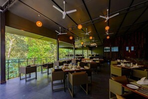 Dining - Wayanad Wild - CGH Earth (Vythiri)