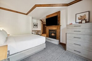 Iron/ironing board, WiFi, bed sheets - Cozy studio condo located in fabulous Aspen (Aspen)