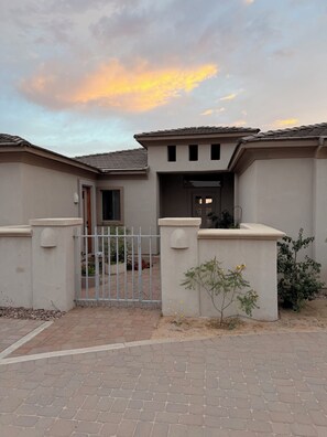 Exterior - Charming Desert- 1-bedroom studio with AC in Casa Grande (Casa Grande)