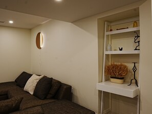Interior - Cozy 2 Bedroom Apartment near Heartland (Mississauga)