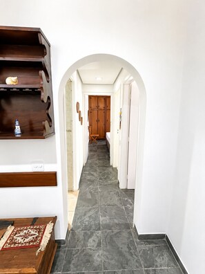 Interior - Your perfect retreat in Guarujá, just steps from the sea. (Guarujá)