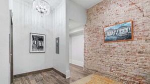 Unclassified image, 4 of 24, button - Lux  Funk Suite W/2  Luxury Baths (New Orleans)