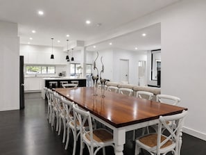 Dining - Farm stay in Falls Creek (Falls Creek)