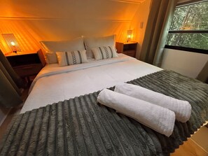 1 quarto, Wi-Fi de cortesia, roupa de cama