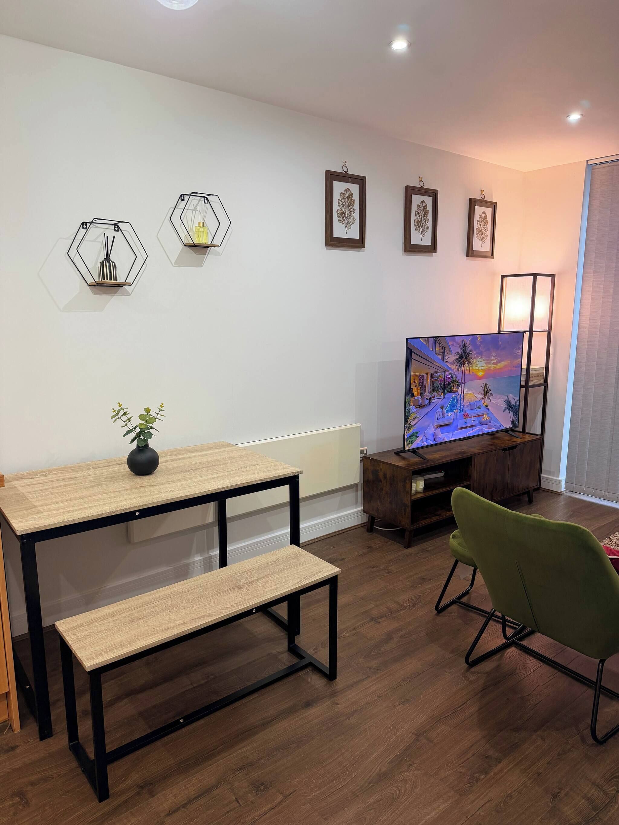 Apartment, 1 Bedroom, Accessible, Fireplace | Interior